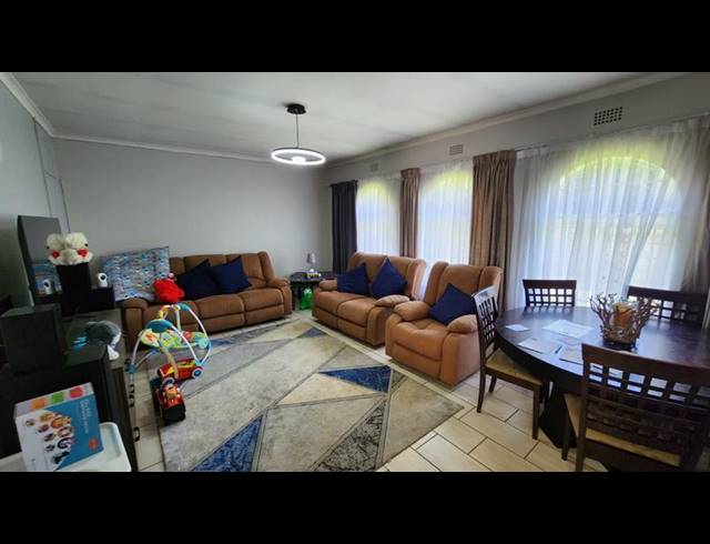 4 BEDROOM HOUSE FOR SALE IN BRACKENHURST